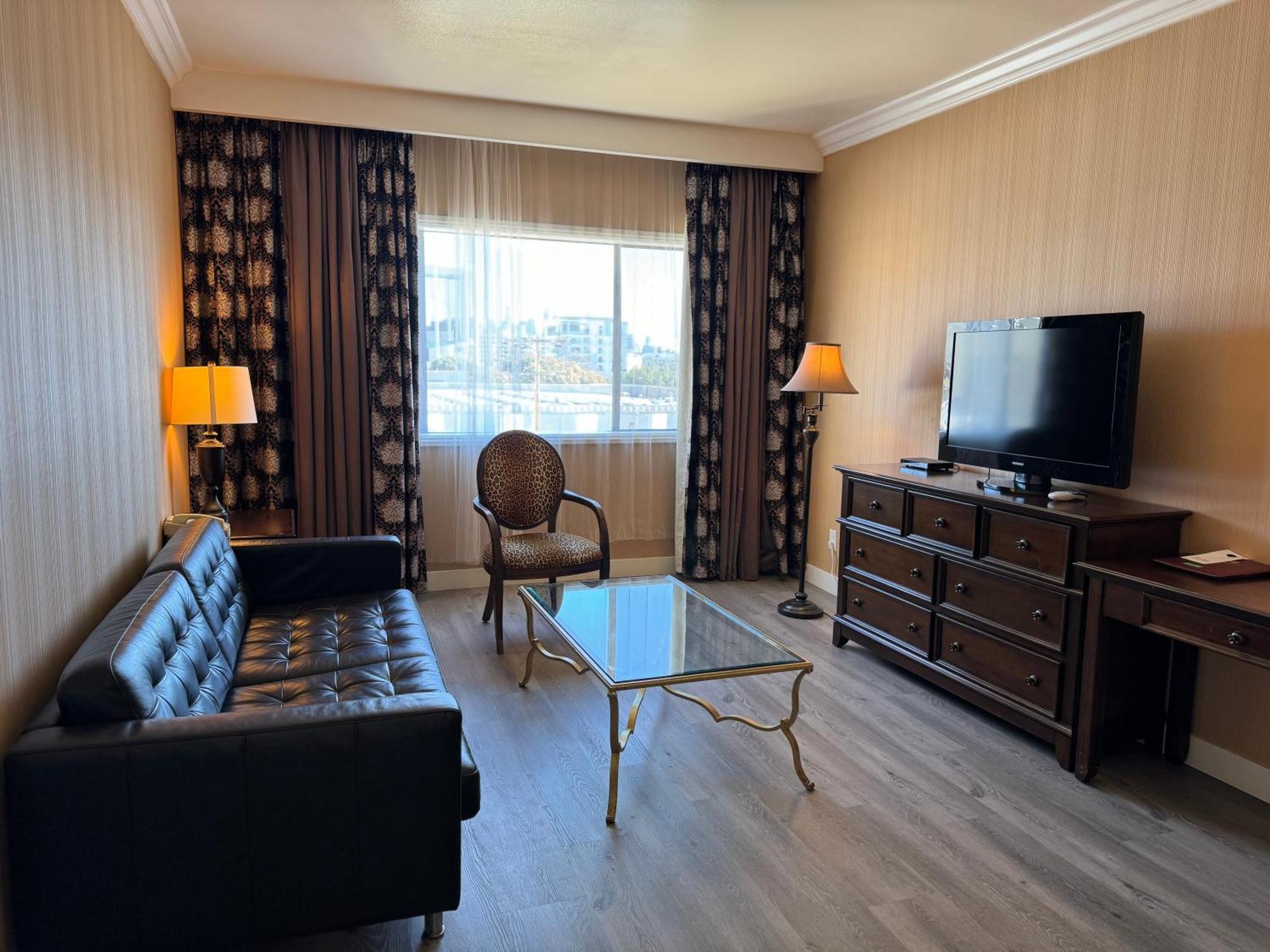 Garden Suite Hotel And Resort Лос-Анджелес Экстерьер фото